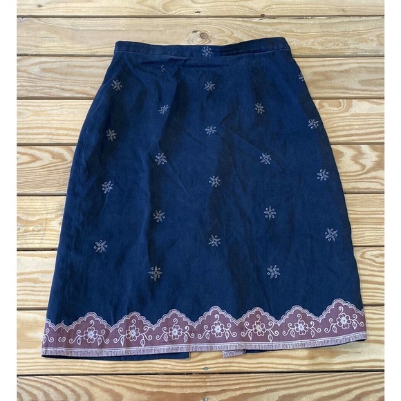 Ann Taylor Dresses & Skirts - Ann Taylor Patterned 100% Silk Skirt Size 6 Women’s Black